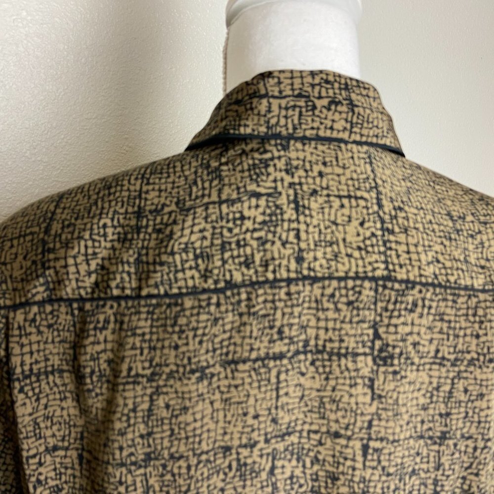 Vintage Blouse  Pleated Shoulder pads Hidden  Button Down Size 14 - Picture 10 of 13